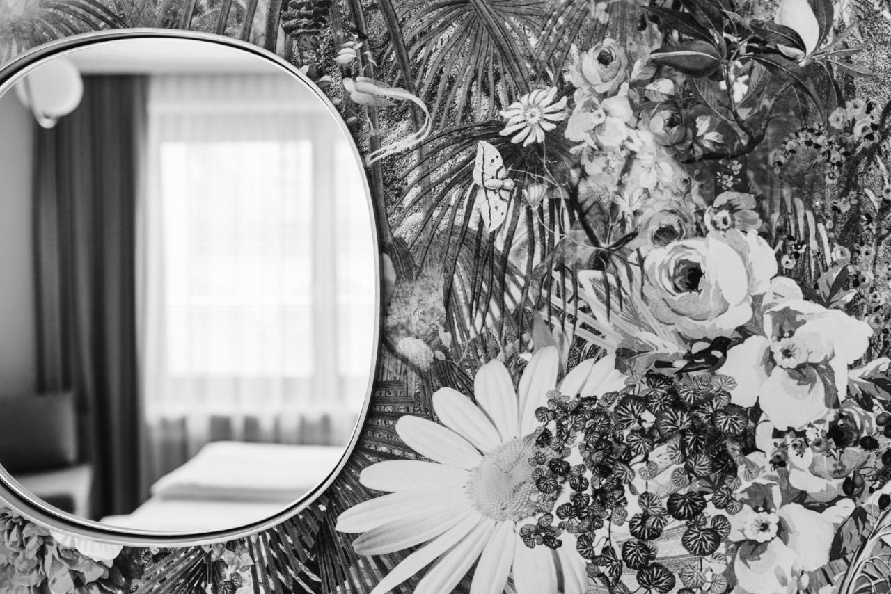 Altstadthotel Weisse Taube ซาลซ์บูร์ก ภายนอก รูปภาพ