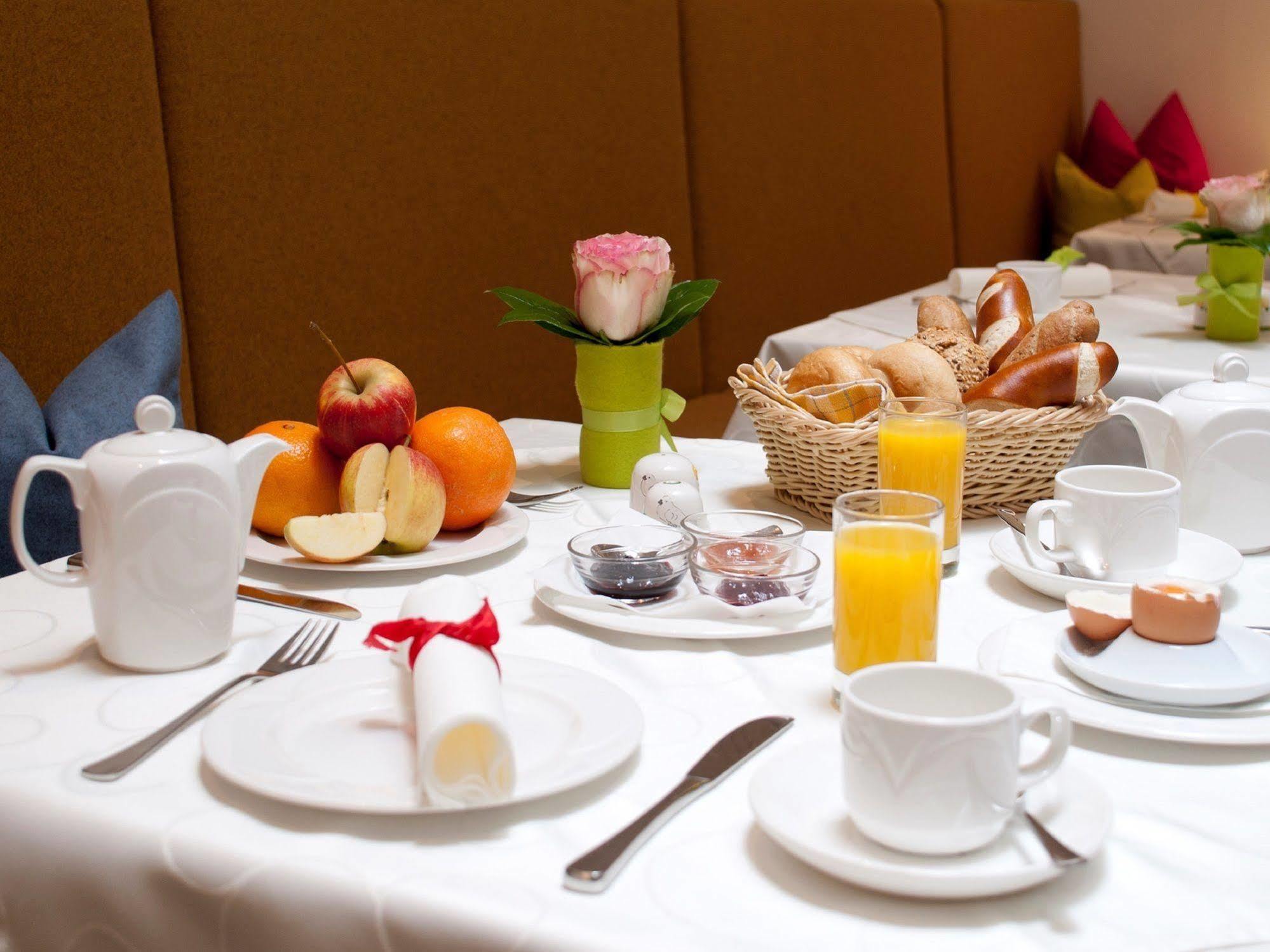Altstadthotel Weisse Taube ซาลซ์บูร์ก ภายนอก รูปภาพ