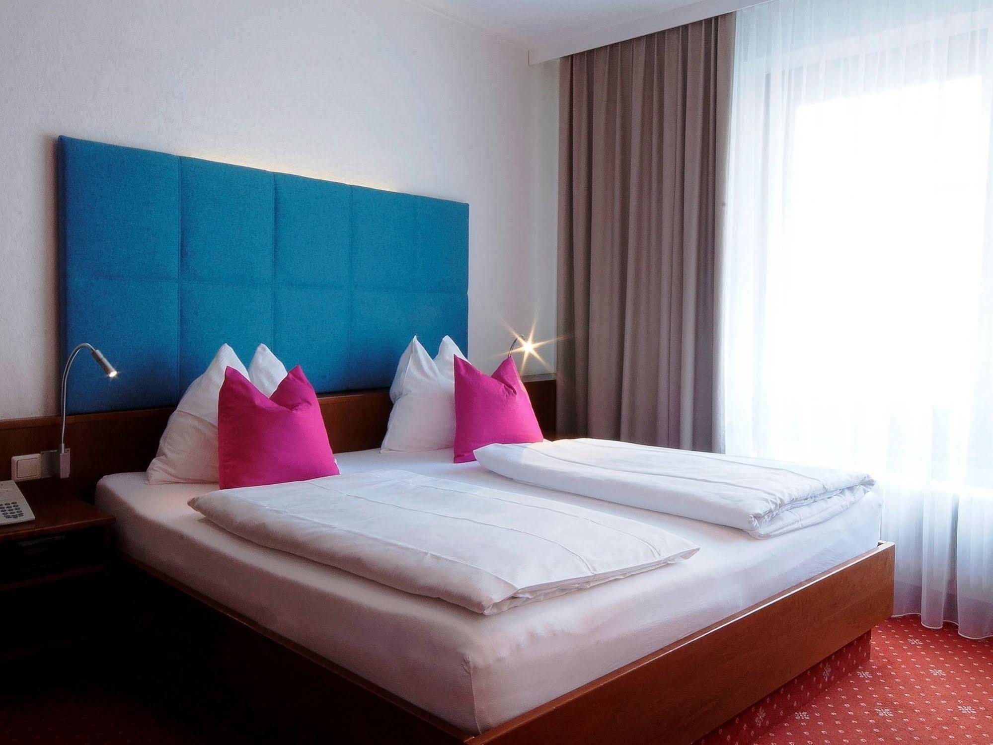 Altstadthotel Weisse Taube ซาลซ์บูร์ก ภายนอก รูปภาพ